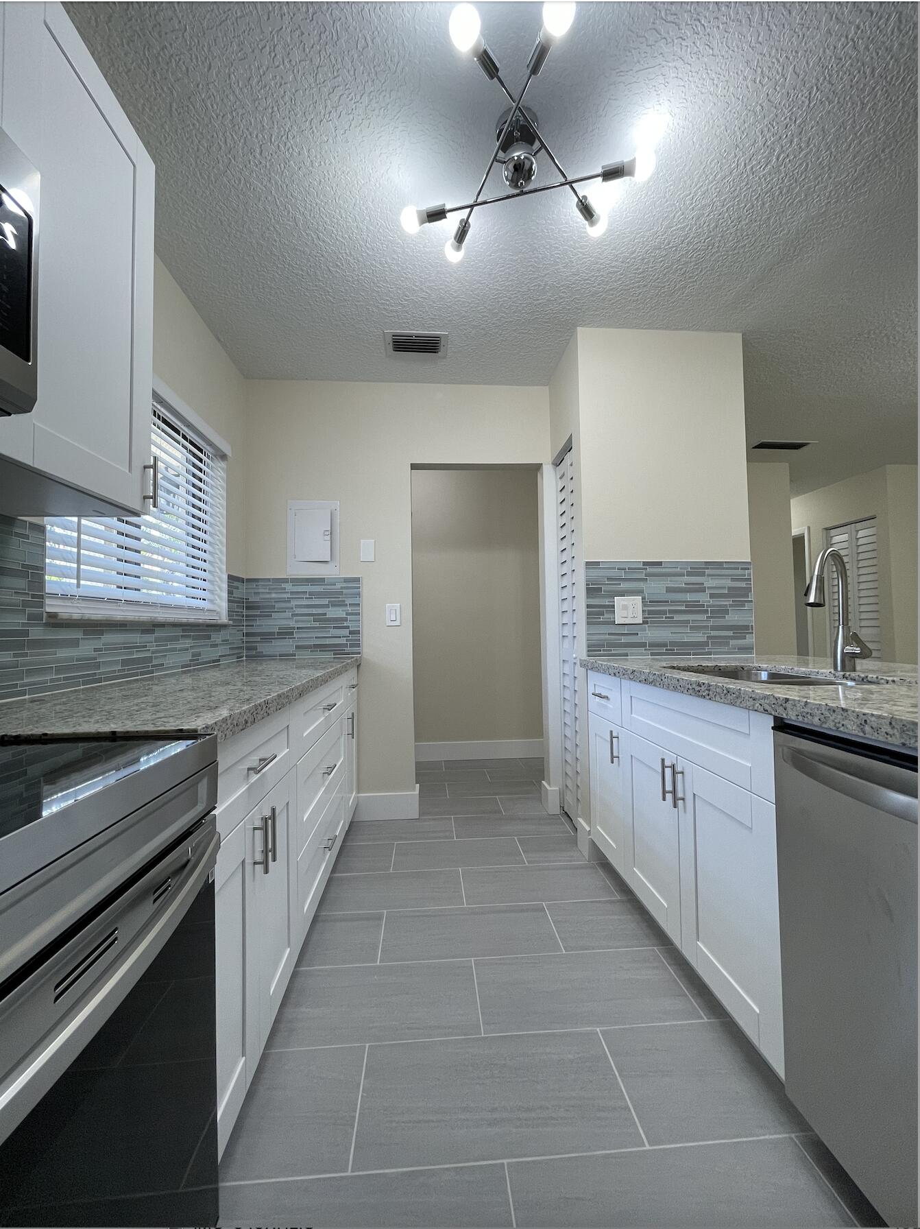 120 Northwest 70th Street, Unit 2010 Boca Raton, FL 33487 - Photo 2 of 34 Screen Shot 2021-08-01 at 9.51.55 PM