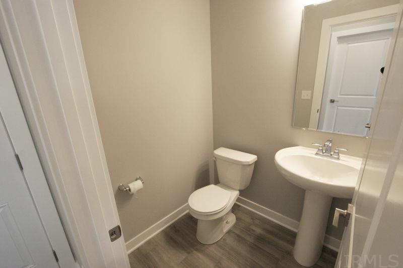 1406 Hunters Crossing Pass Huntingburg, IN 47542 - Photo 20 of 34