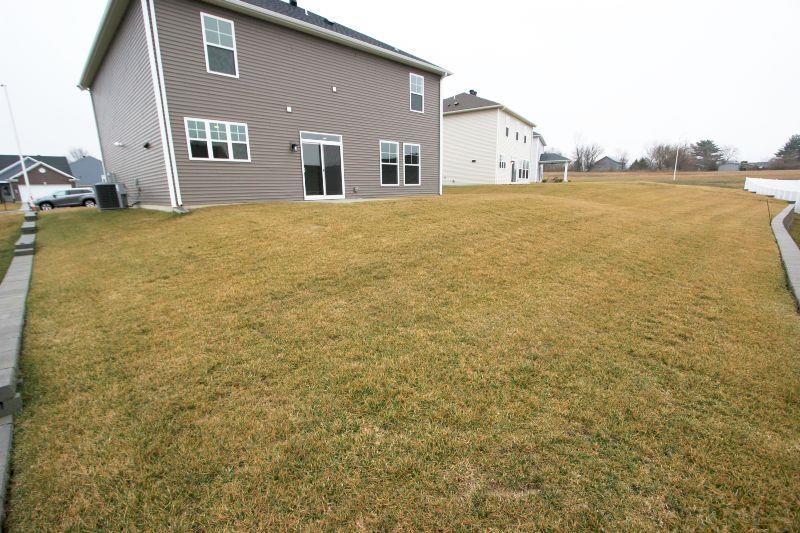 1406 Hunters Crossing Pass Huntingburg, IN 47542 - Photo 5 of 34