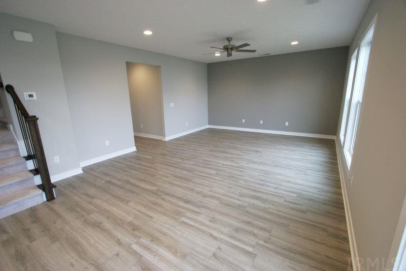 1406 Hunters Crossing Pass Huntingburg, IN 47542 - Photo 9 of 34