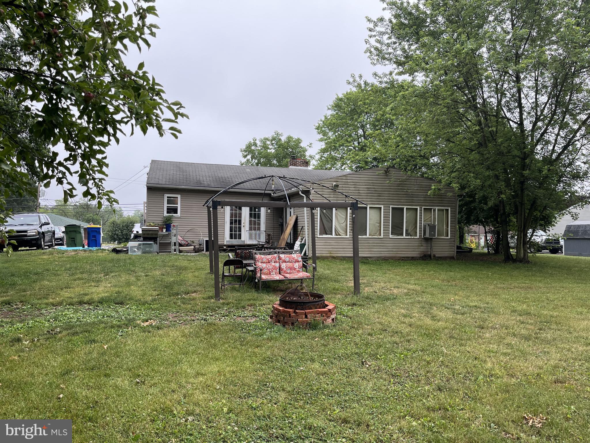 2530 Oakland Road Dover, PA 17315 - Photo 2 of 30 Gallery Image 2