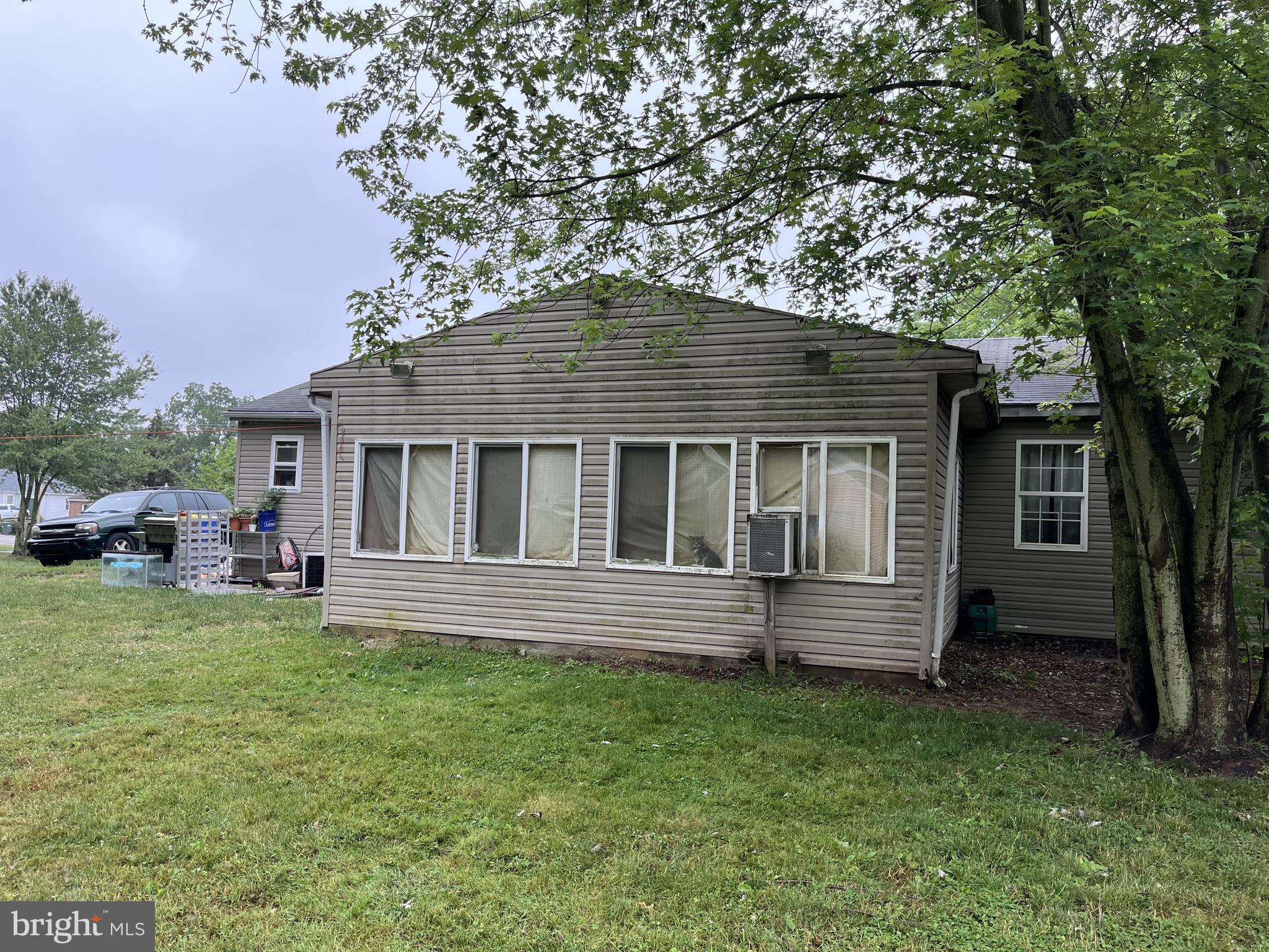 2530 Oakland Road Dover, PA 17315 - Photo 3 of 30 Gallery Image 3