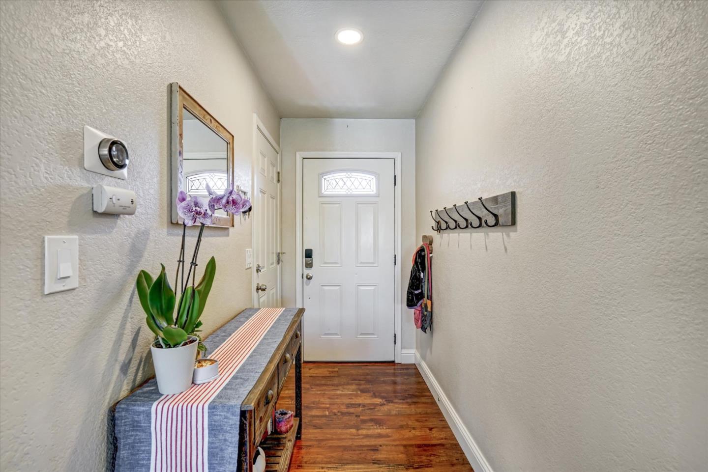 8100 Springdale Court Gilroy, CA 95020 - Photo 4 of 59 Gallery Image 4
