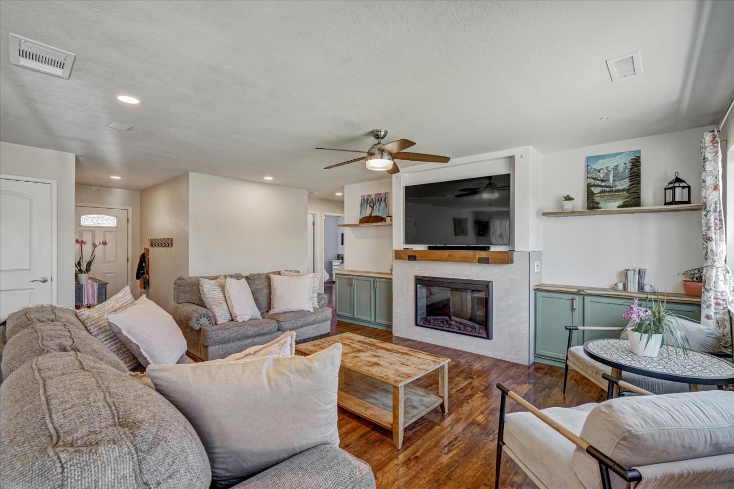 8100 Springdale Court Gilroy, CA 95020 - Photo 8 of 59 Gallery Image 8