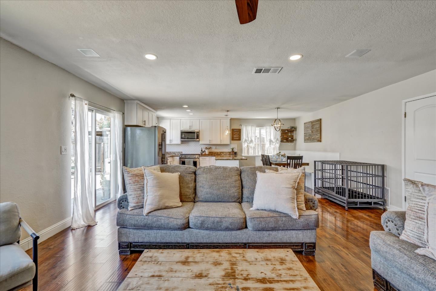 8100 Springdale Court Gilroy, CA 95020 - Photo 10 of 59 Gallery Image 10