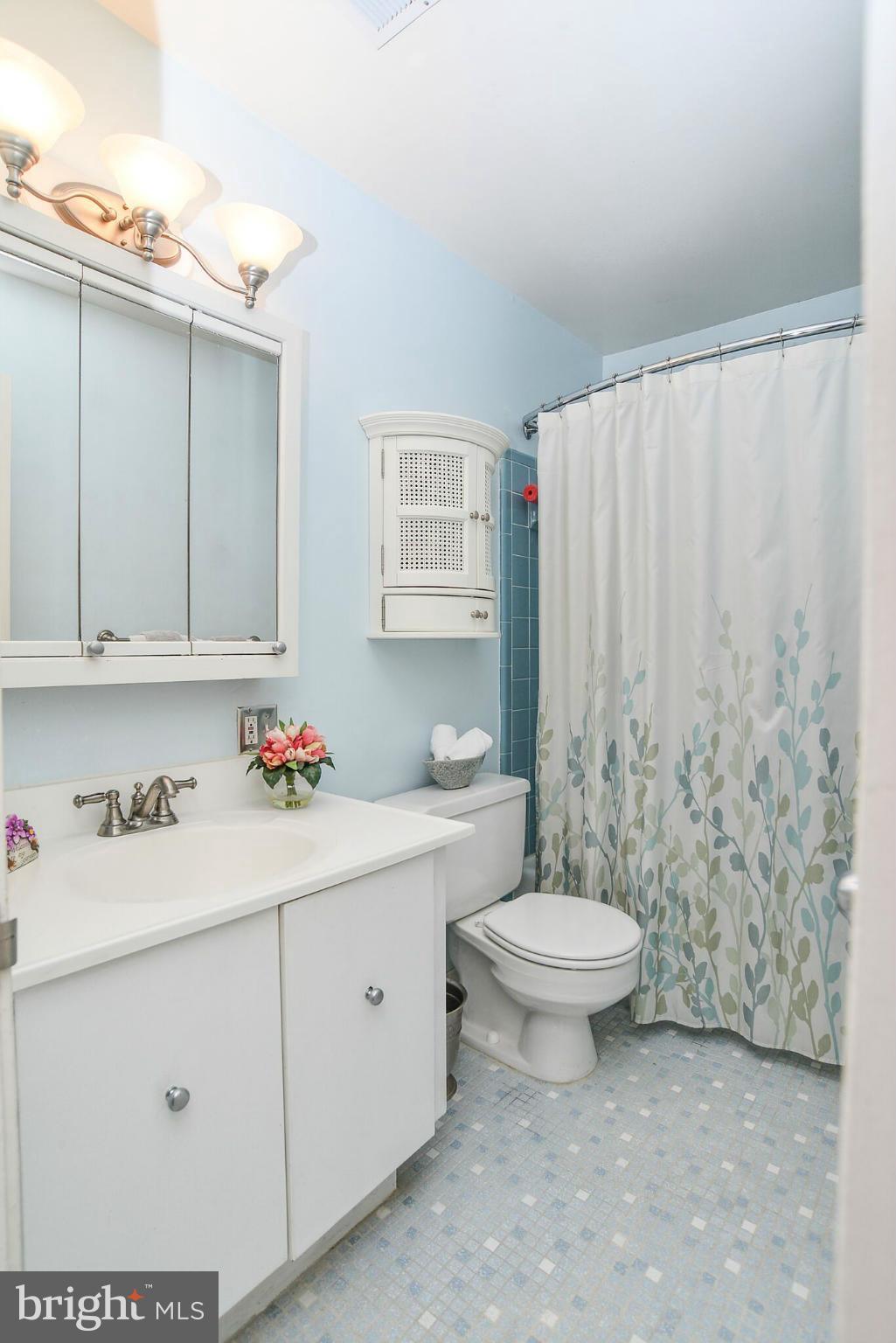 9525 Burdett Road Burke, VA 22015 - Photo 14 of 25 Full Bath (Upper Level)