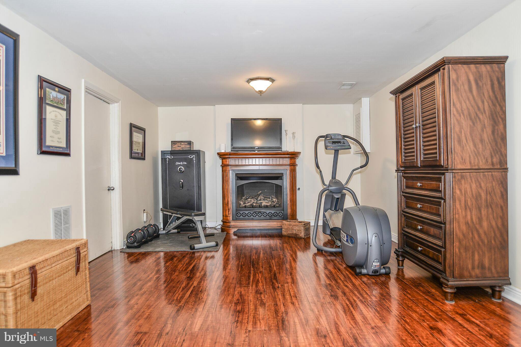 9525 Burdett Road Burke, VA 22015 - Photo 16 of 25 Basement