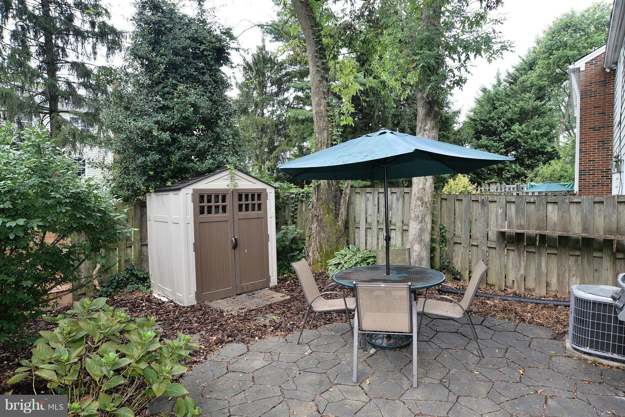 9525 Burdett Road Burke, VA 22015 - Photo 20 of 25 Backyard