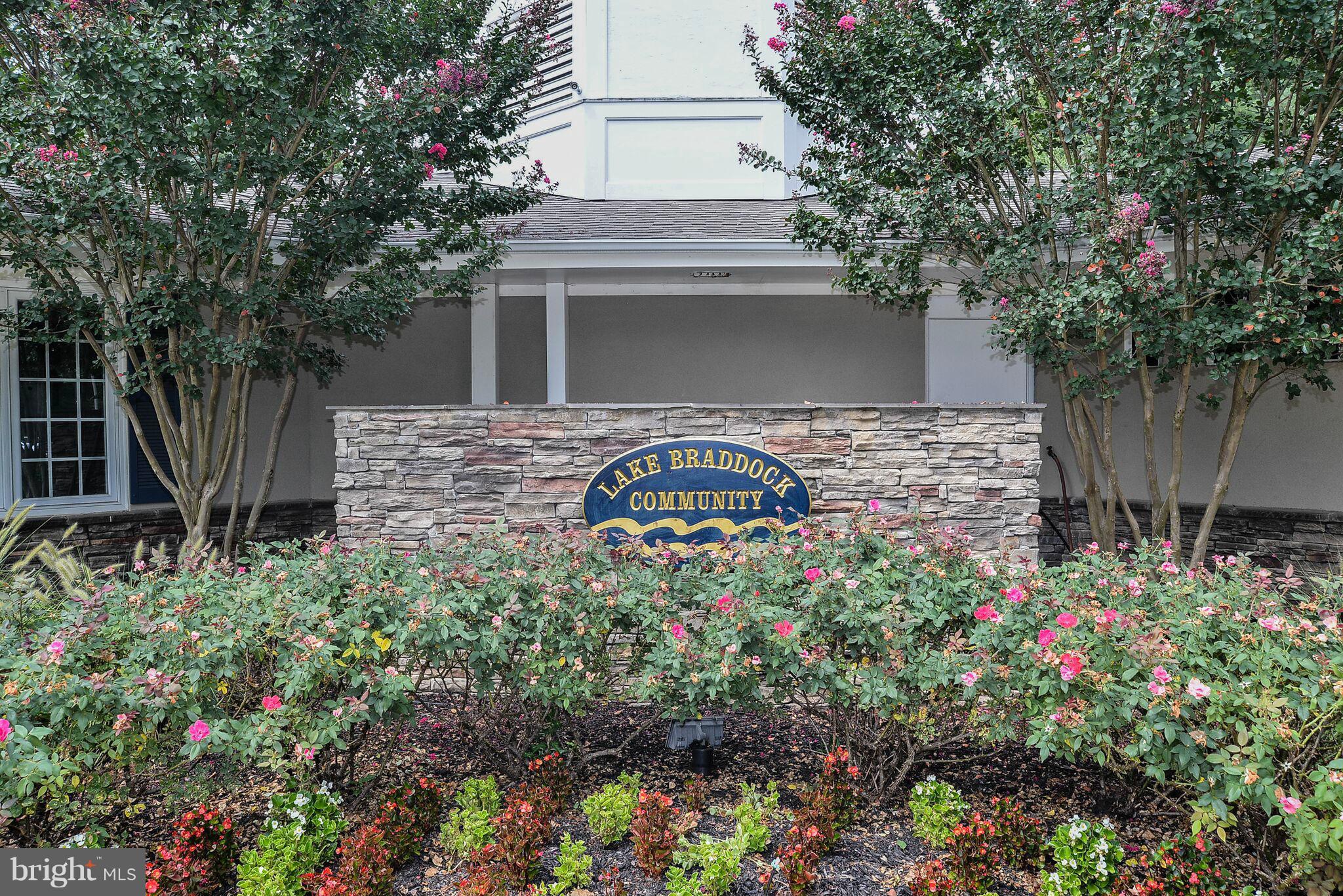 9525 Burdett Road Burke, VA 22015 - Photo 23 of 25 Community