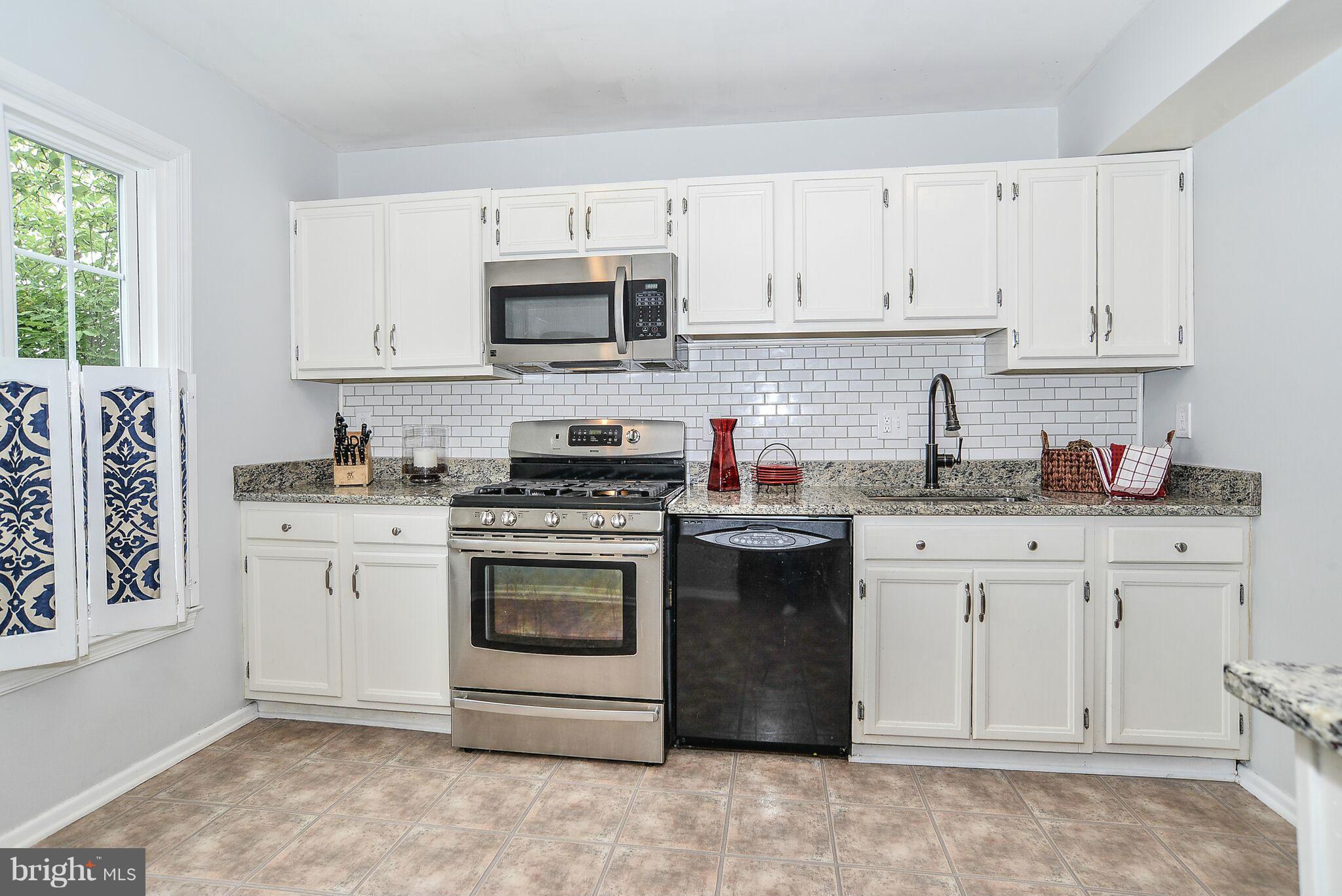 9525 Burdett Road Burke, VA 22015 - Photo 8 of 25 Kitchen