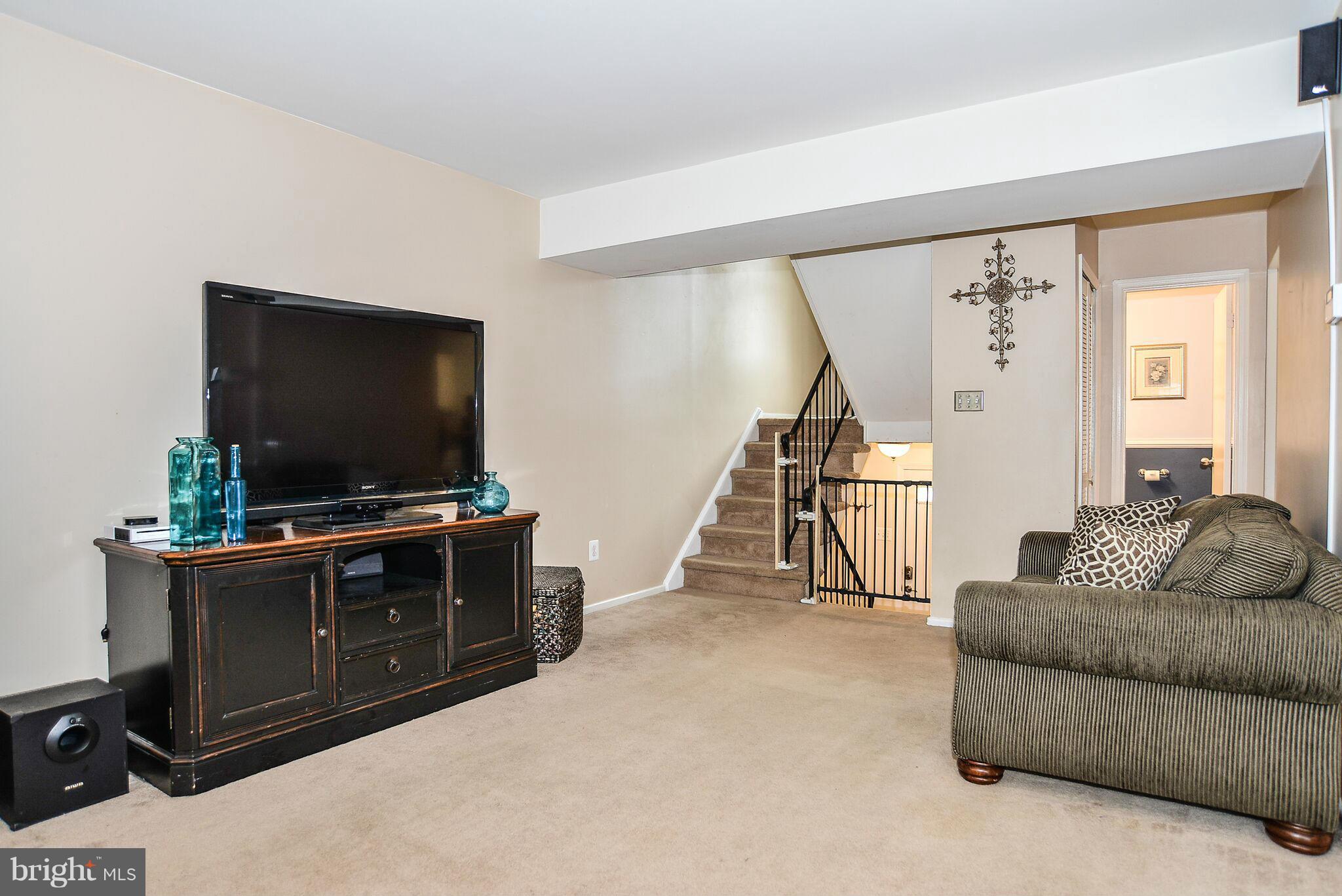 9525 Burdett Road Burke, VA 22015 - Photo 10 of 25 Family Room