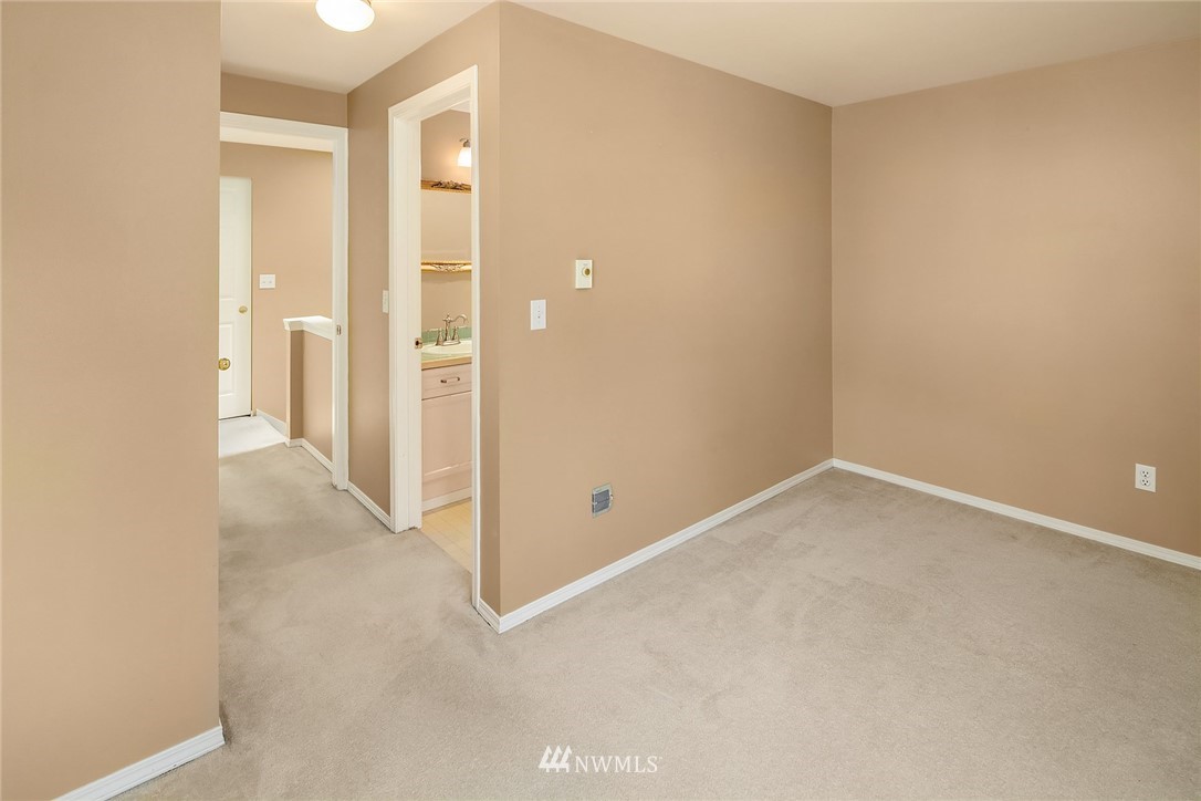10909 Avondale Road Northeast, Unit F122 Redmond, WA 98052 - Photo 21 of 24