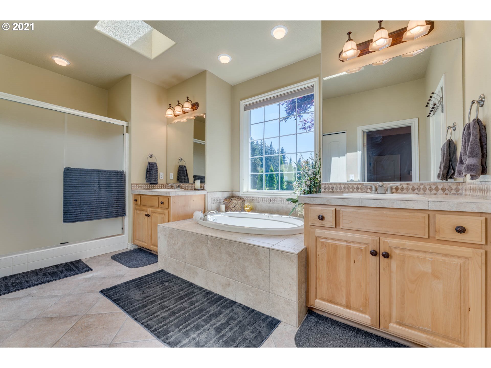 43126 Southeast Music Camp Road Sandy, OR 97055 - Photo 15 of 32 a living room with kitchen island granite countertop furniture and fireplace