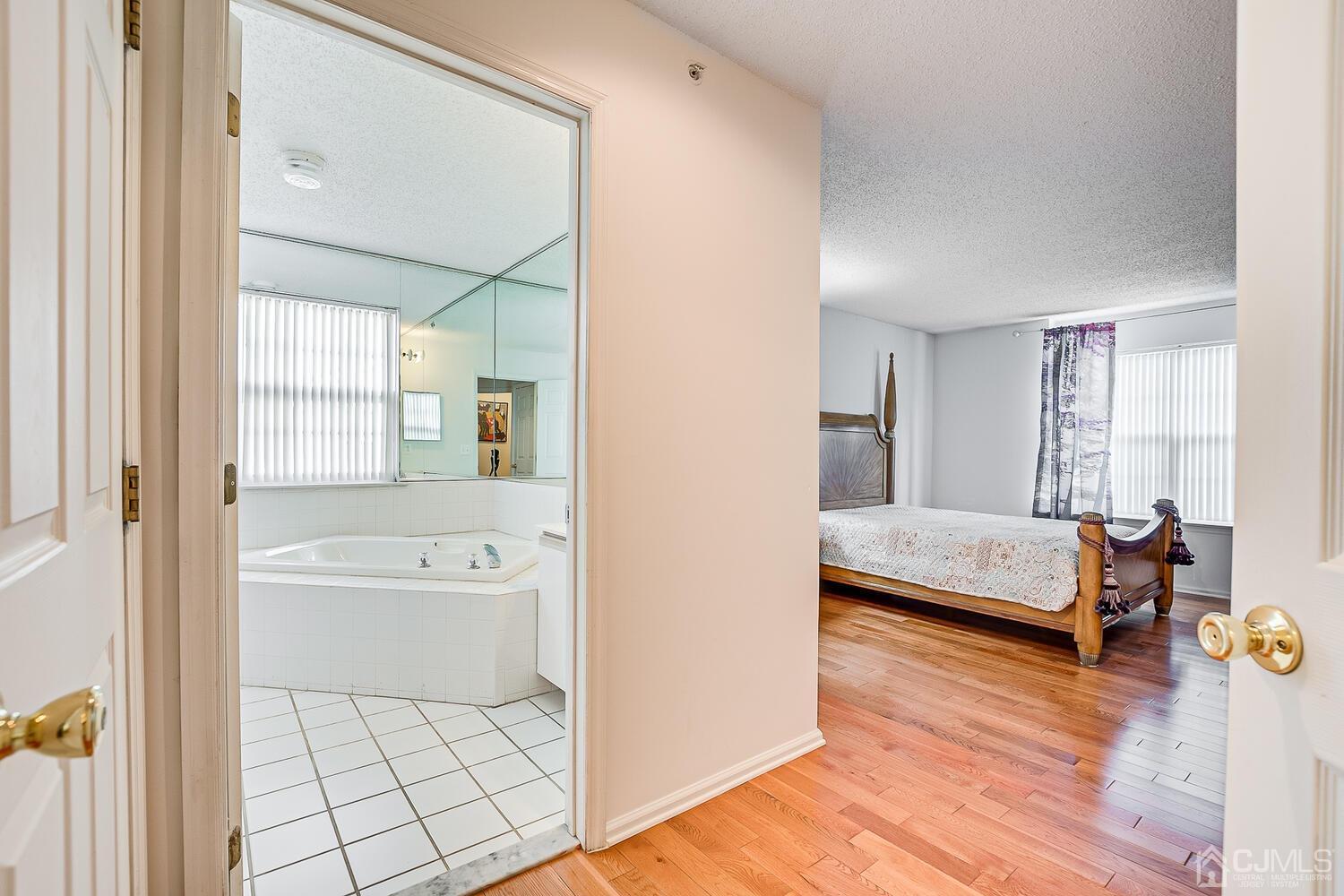178 Prestwick Way Edison, NJ 08820 - Photo 11 of 21 Gallery Image 11