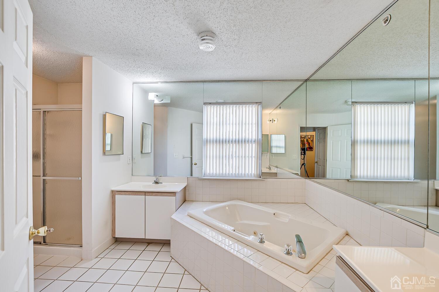 178 Prestwick Way Edison, NJ 08820 - Photo 14 of 21 Gallery Image 14