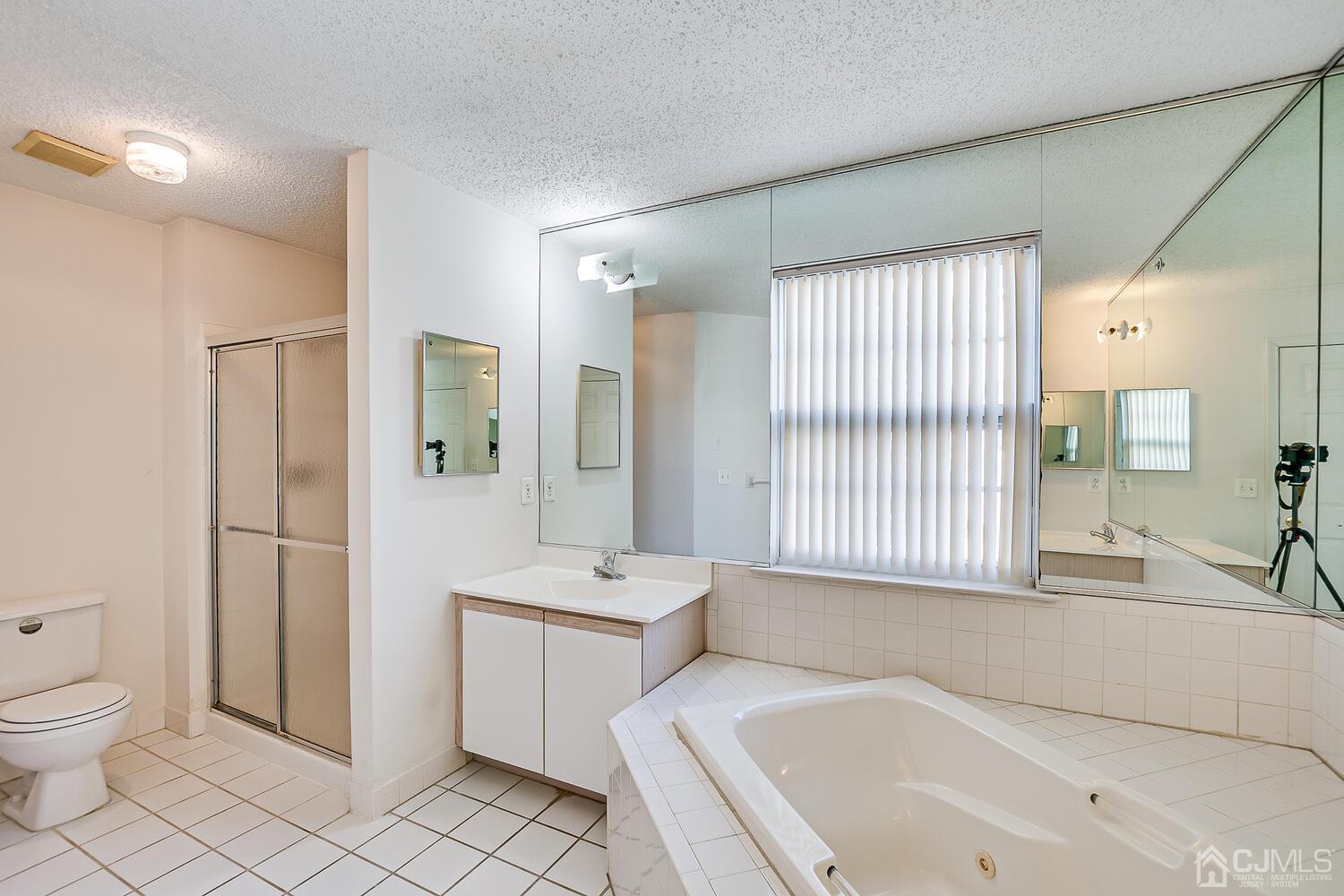178 Prestwick Way Edison, NJ 08820 - Photo 15 of 21 Gallery Image 15