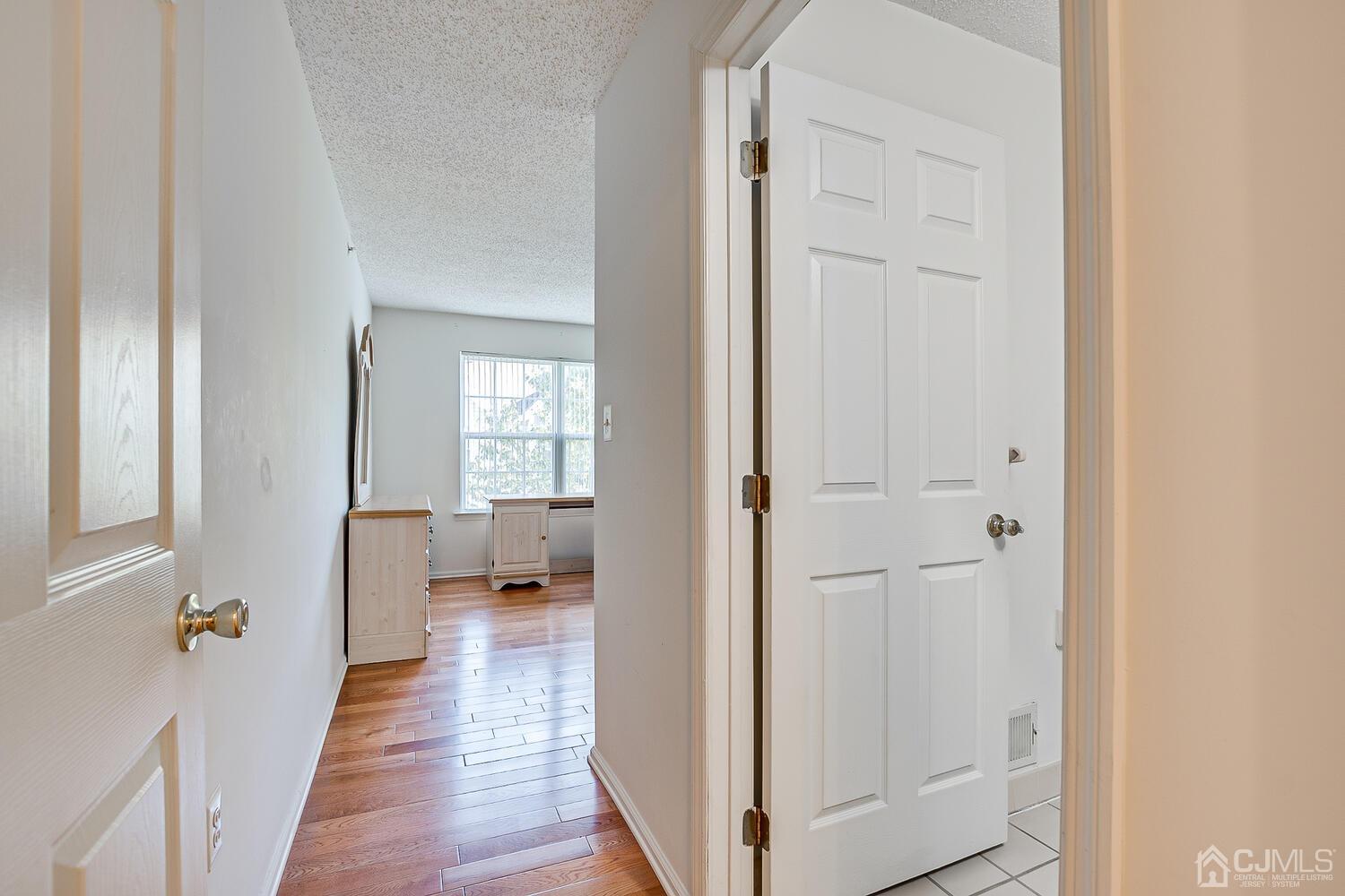 178 Prestwick Way Edison, NJ 08820 - Photo 16 of 21 Gallery Image 16