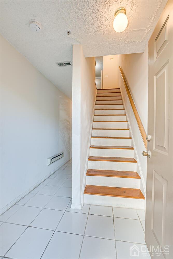 178 Prestwick Way Edison, NJ 08820 - Photo 3 of 21 Gallery Image 3
