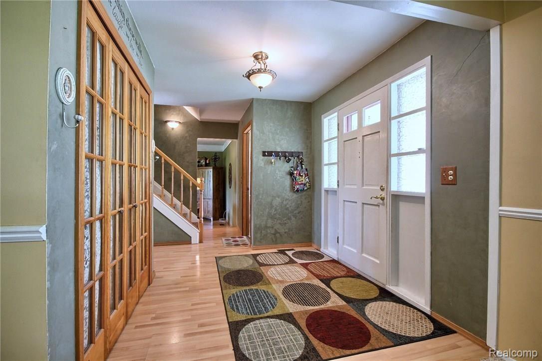 7397 Kingsbridge Road Canton, MI 48187 - Photo 8 of 14 Foyer.jpg