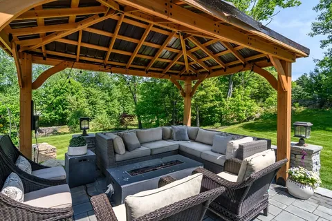 $2,250,000 | 2 Hunters Lane, Natick, MA 01760