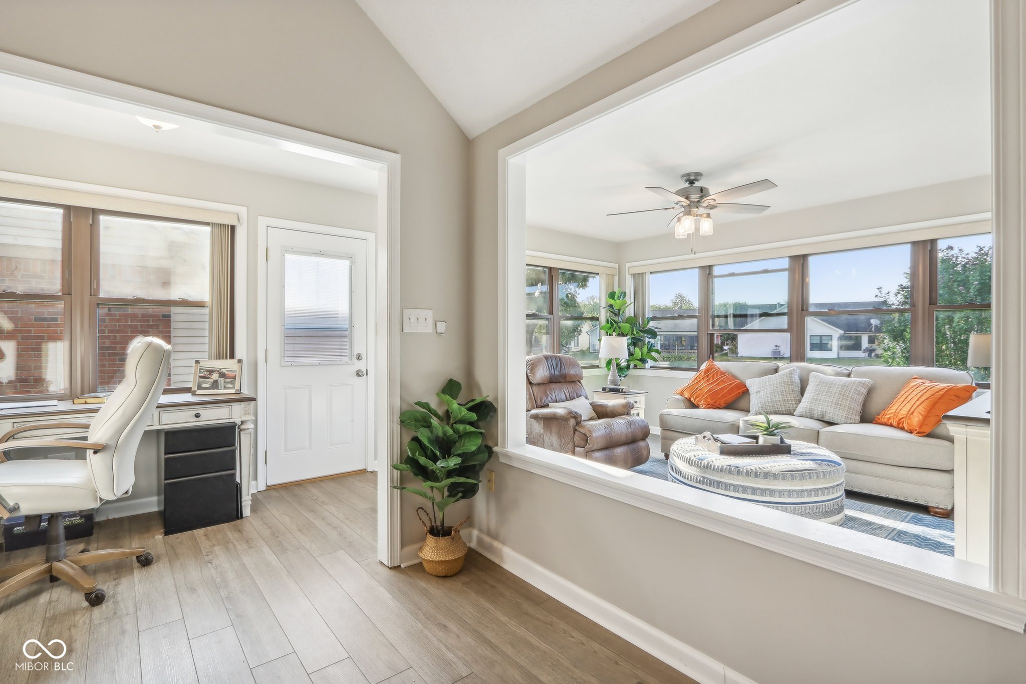 10935 President Circle Indianapolis, IN 46229 - Photo 12 of 29