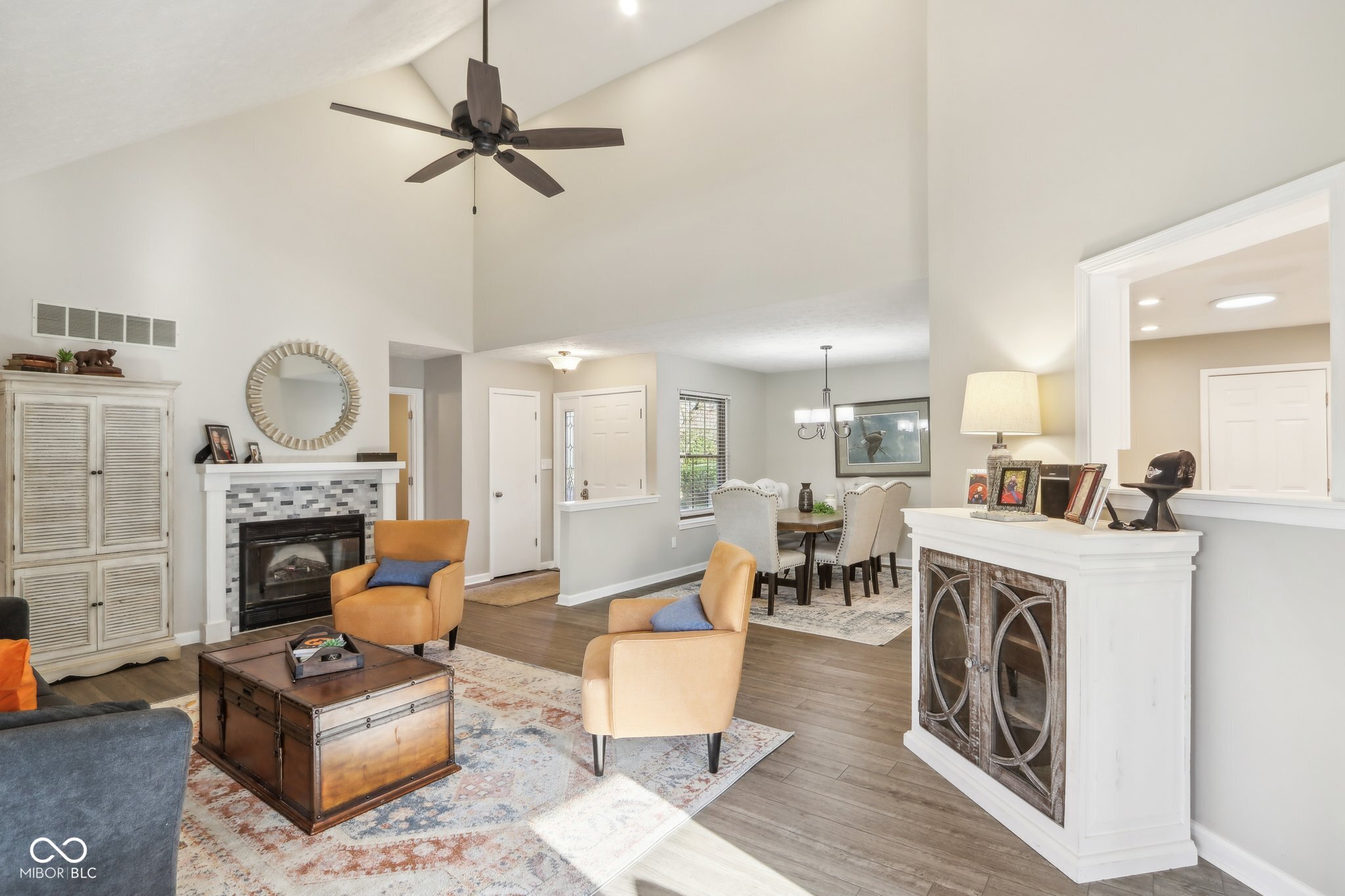 10935 President Circle Indianapolis, IN 46229 - Photo 5 of 29