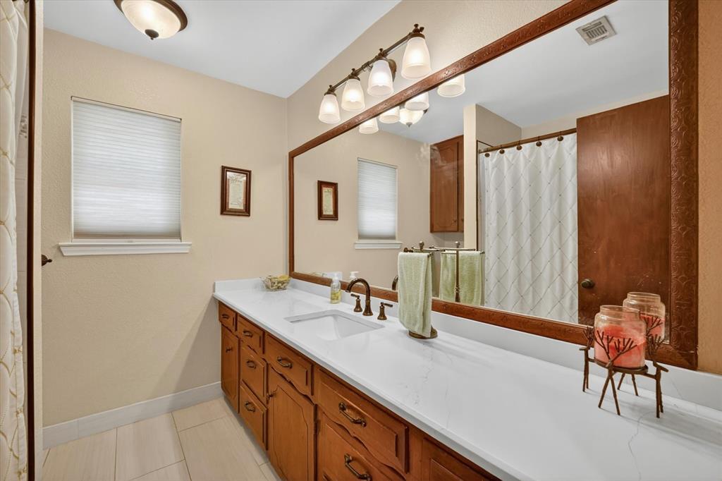 2214 Ravinia Drive Arlington, TX 76012 - Photo 26 of 40