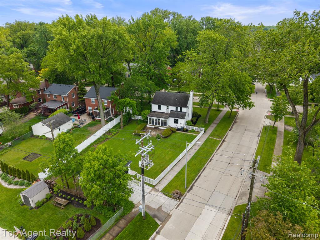 1894 Broadstone Road Grosse Pointe, MI 48236 - Photo 48 of 60