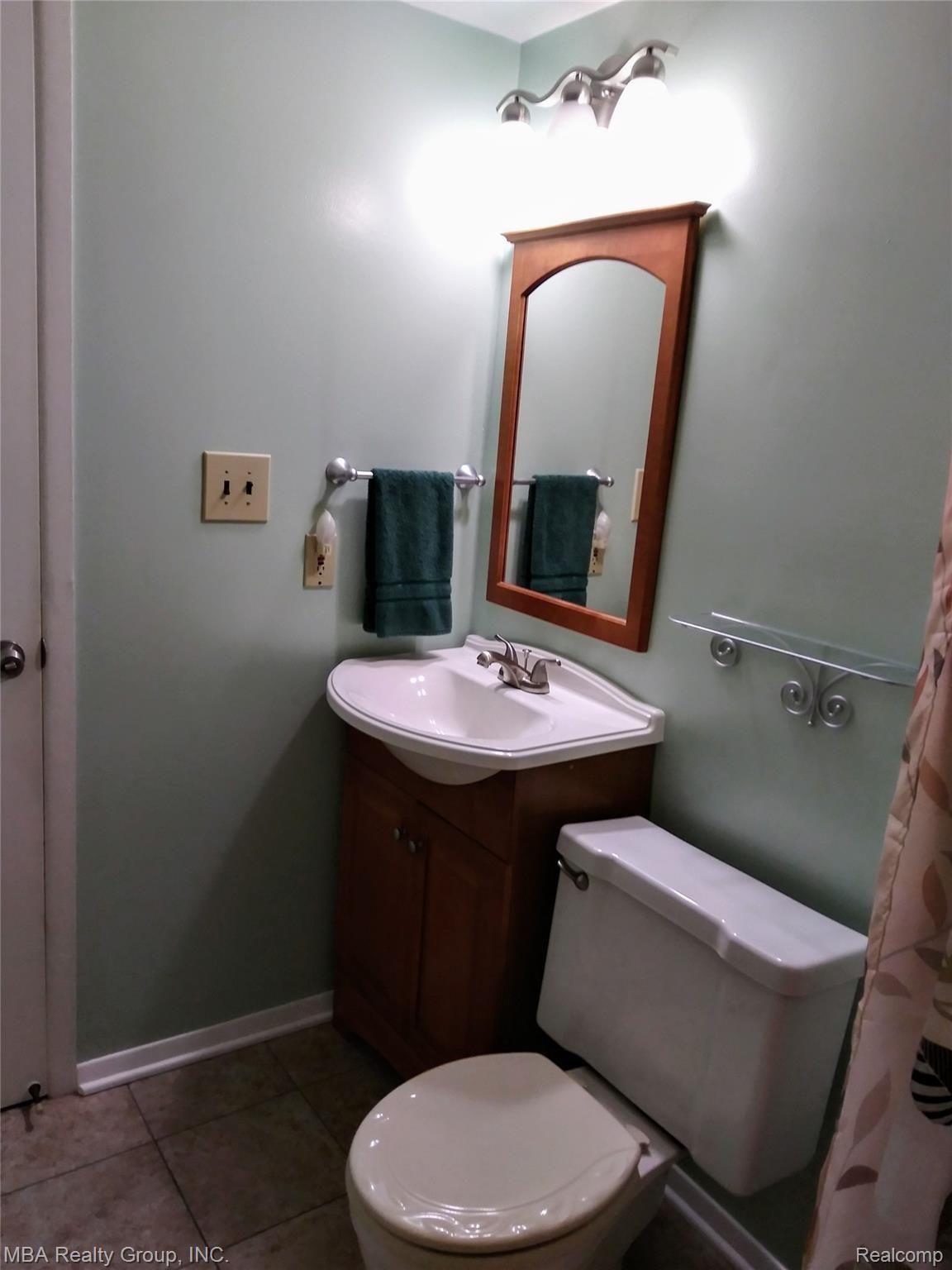22181 Hall Road Trenton, MI 48183 - Photo 22 of 24 20190815_122151_HDR.jpg
