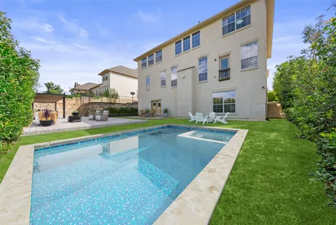 $1,089,000 | 108 Whitley Drive, Austin, TX 78738