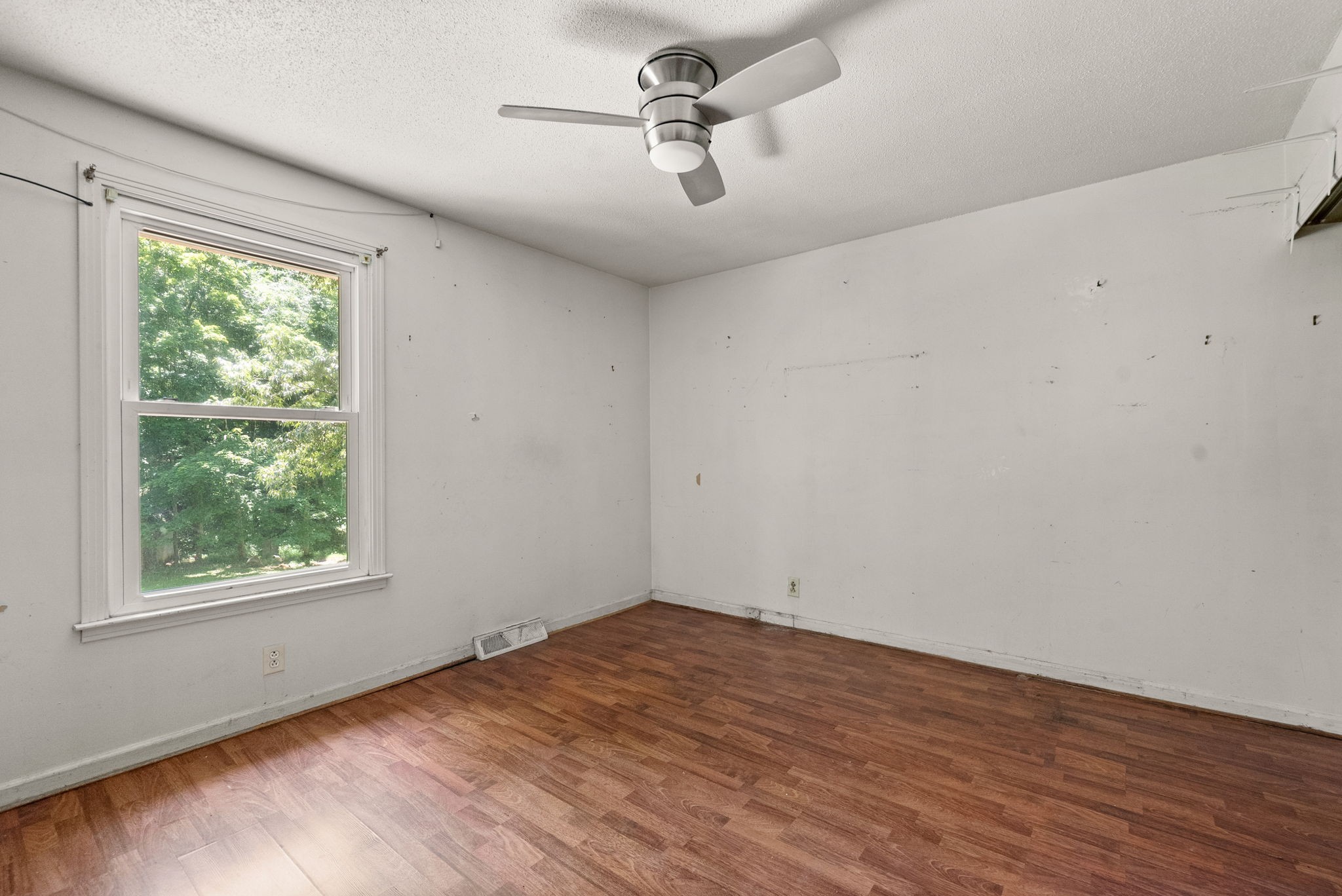 1852 Mimi Road Clarksville, TN 37040 - Photo 15 of 39 Gallery Image 15