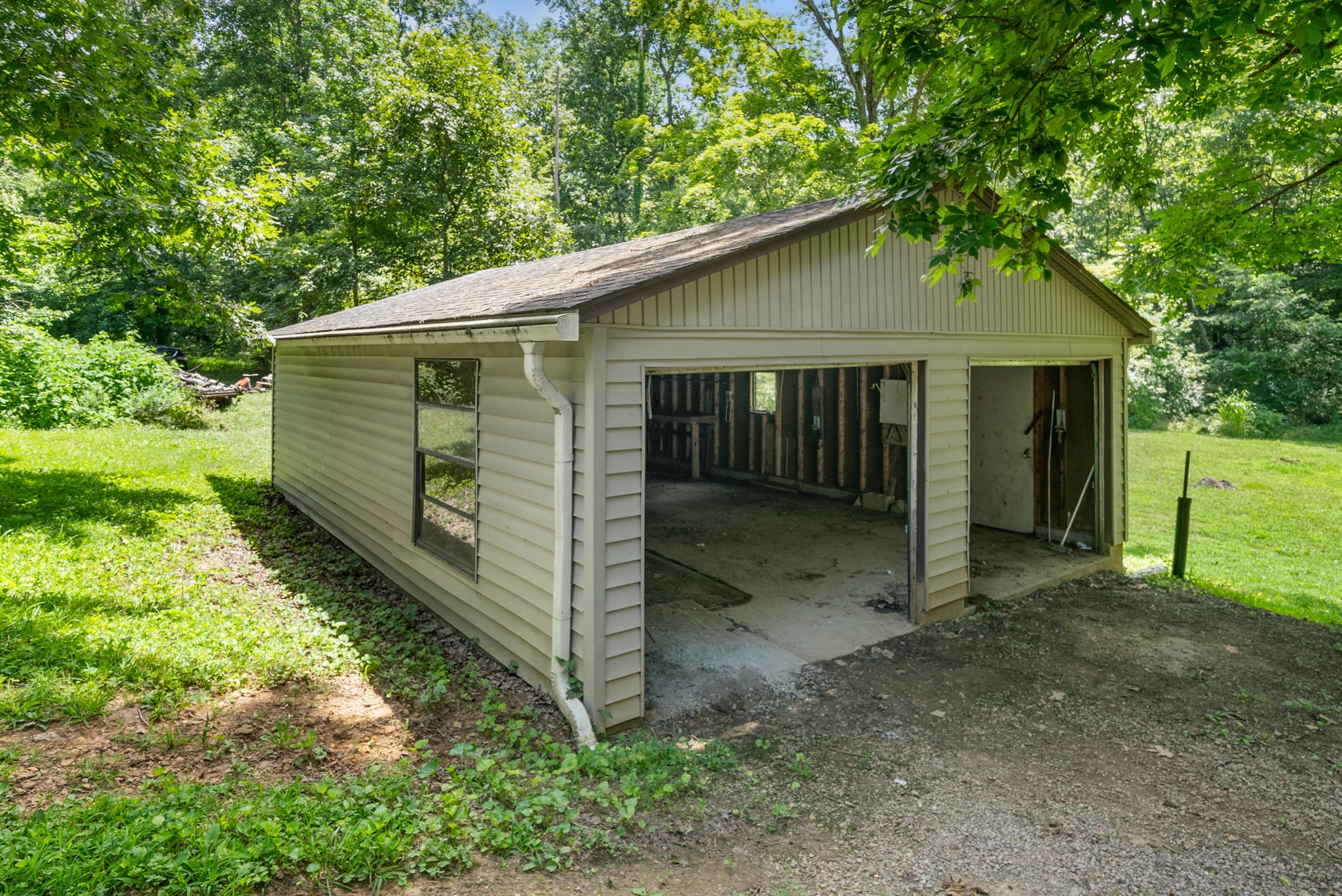 1852 Mimi Road Clarksville, TN 37040 - Photo 30 of 39 Gallery Image 30