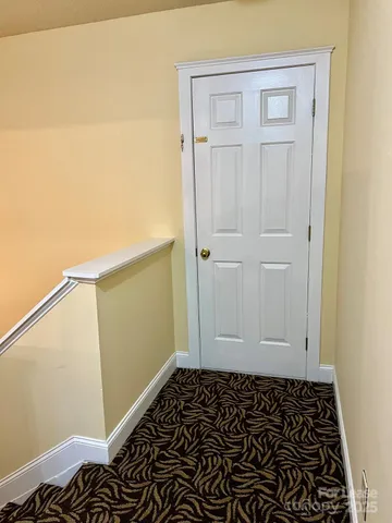 a view of utility room