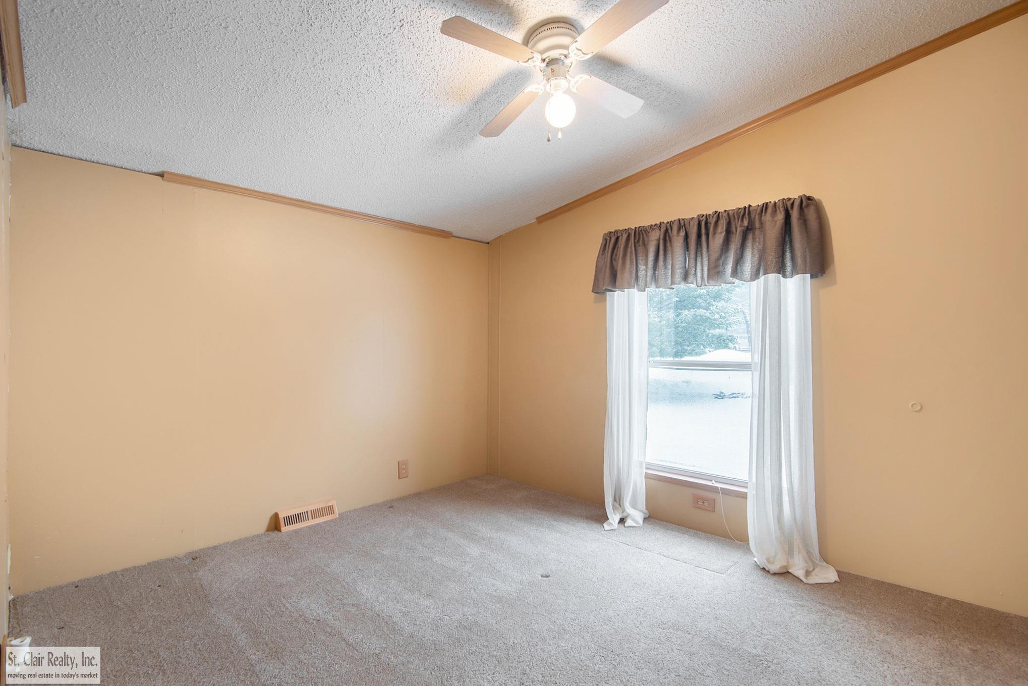 12844 Collins Road Yale, MI 48097 - Photo 10 of 18