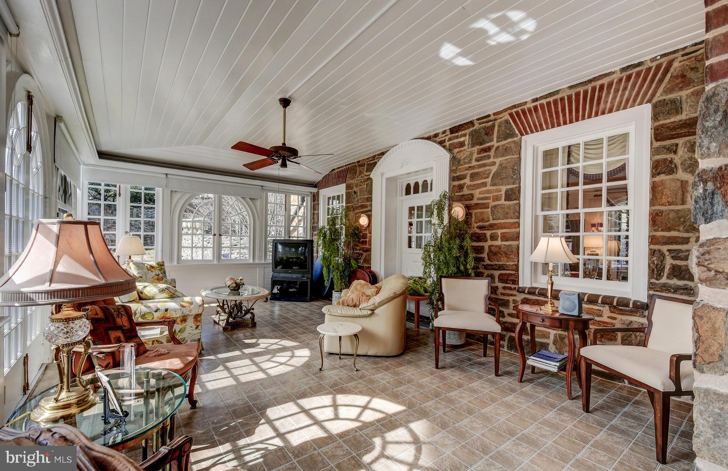 119 St Dunstans Road Baltimore, MD 21212 - Photo 11 of 38