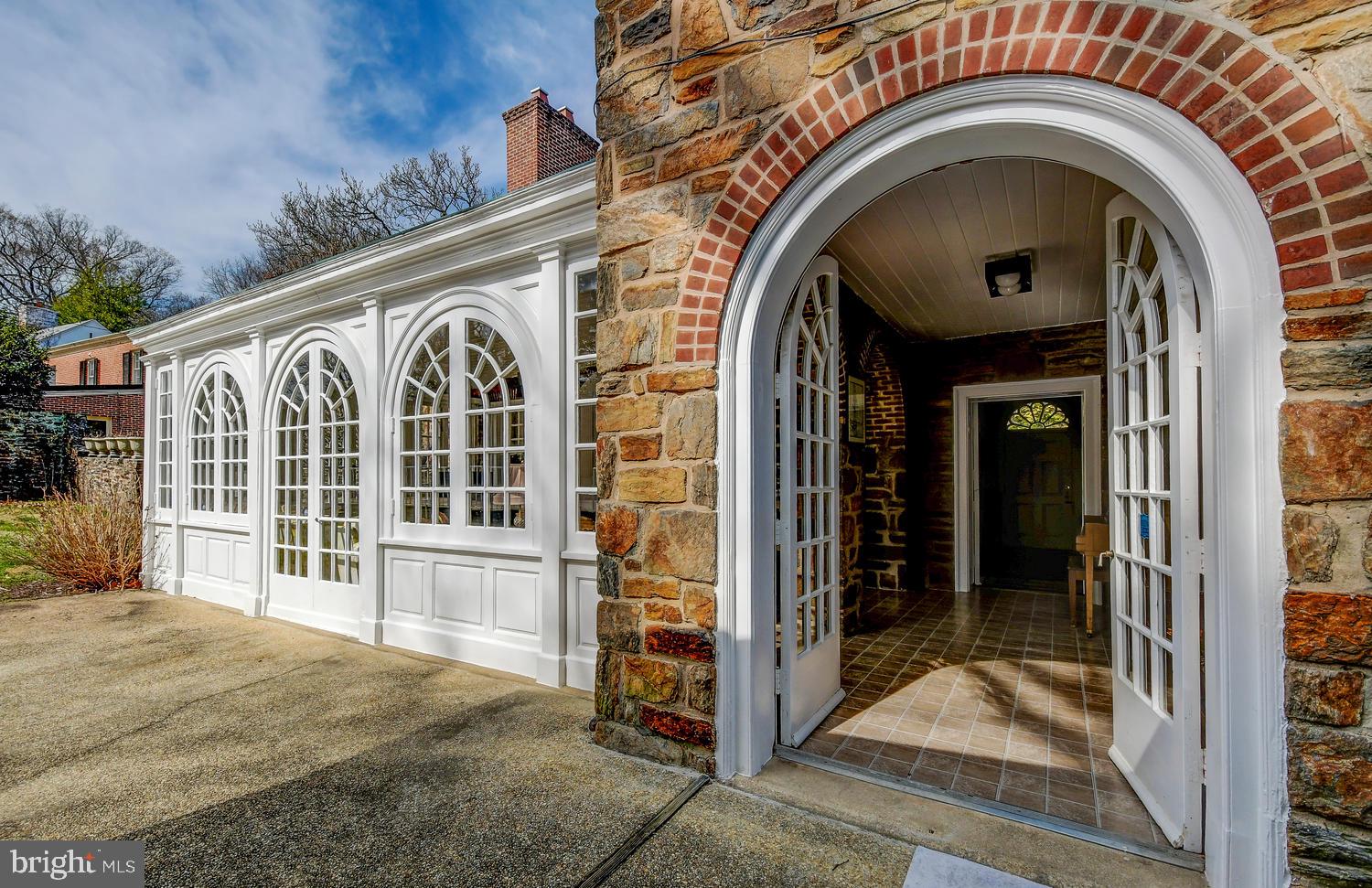 119 St Dunstans Road Baltimore, MD 21212 - Photo 17 of 38