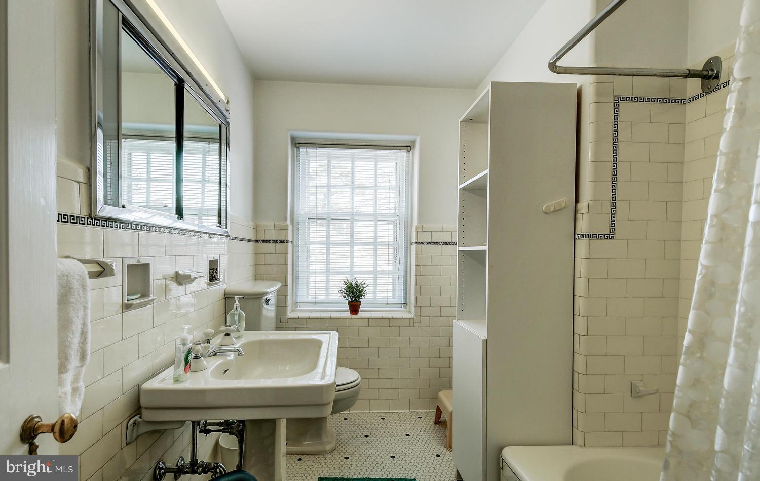 119 St Dunstans Road Baltimore, MD 21212 - Photo 25 of 38