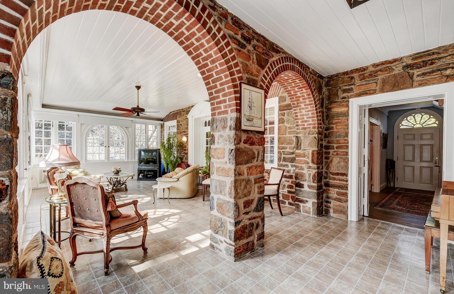 119 St Dunstans Road Baltimore, MD 21212 - Photo 9 of 38