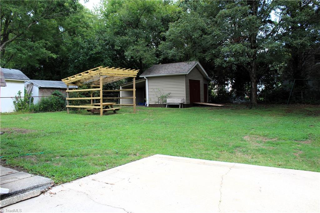 1124 Tabor Street High Point, NC 27262 - Photo 10 of 42