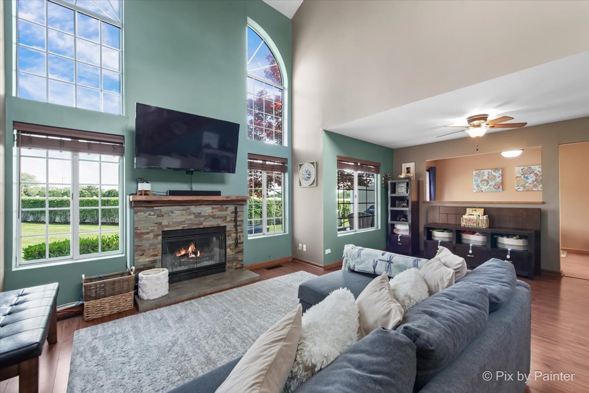 1223 Dunamon Drive Bartlett, IL 60103 - Photo 4 of 36