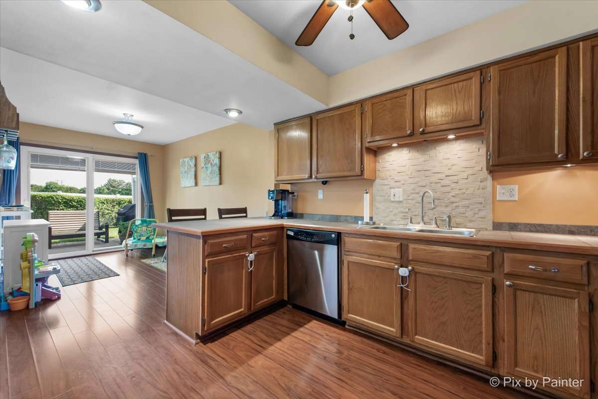 1223 Dunamon Drive Bartlett, IL 60103 - Photo 10 of 36