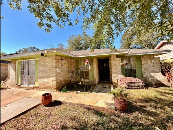 $1,790 | 6406 Tall Willow Drive, Houston, TX 77088