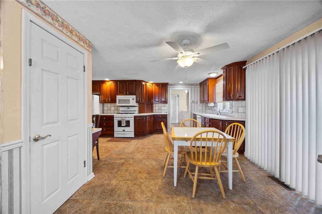 1249 Flynn Road Greece, NY 14612 - Photo 17 of 49