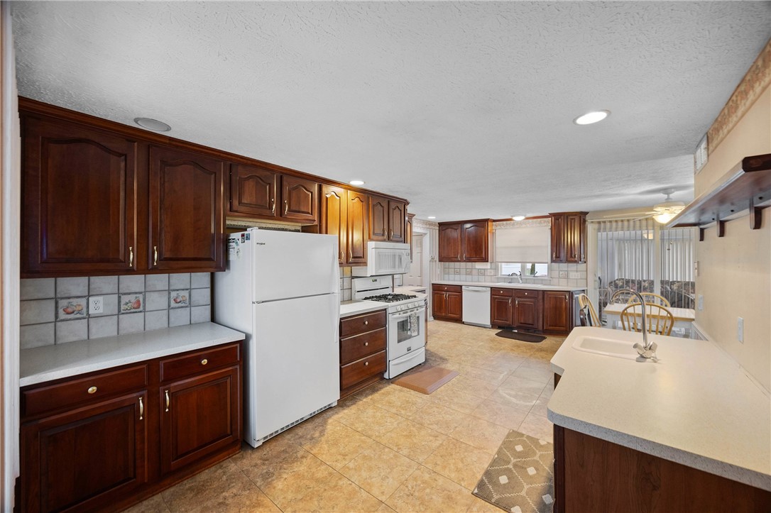 1249 Flynn Road Greece, NY 14612 - Photo 19 of 49