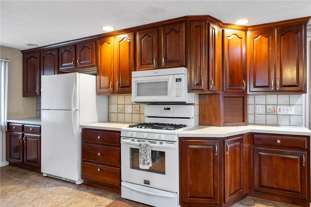 1249 Flynn Road Greece, NY 14612 - Photo 21 of 49