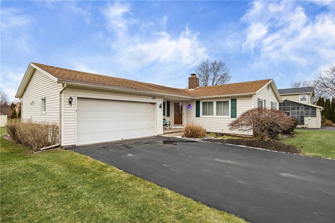 1249 Flynn Road Greece, NY 14612 - Photo 4 of 49