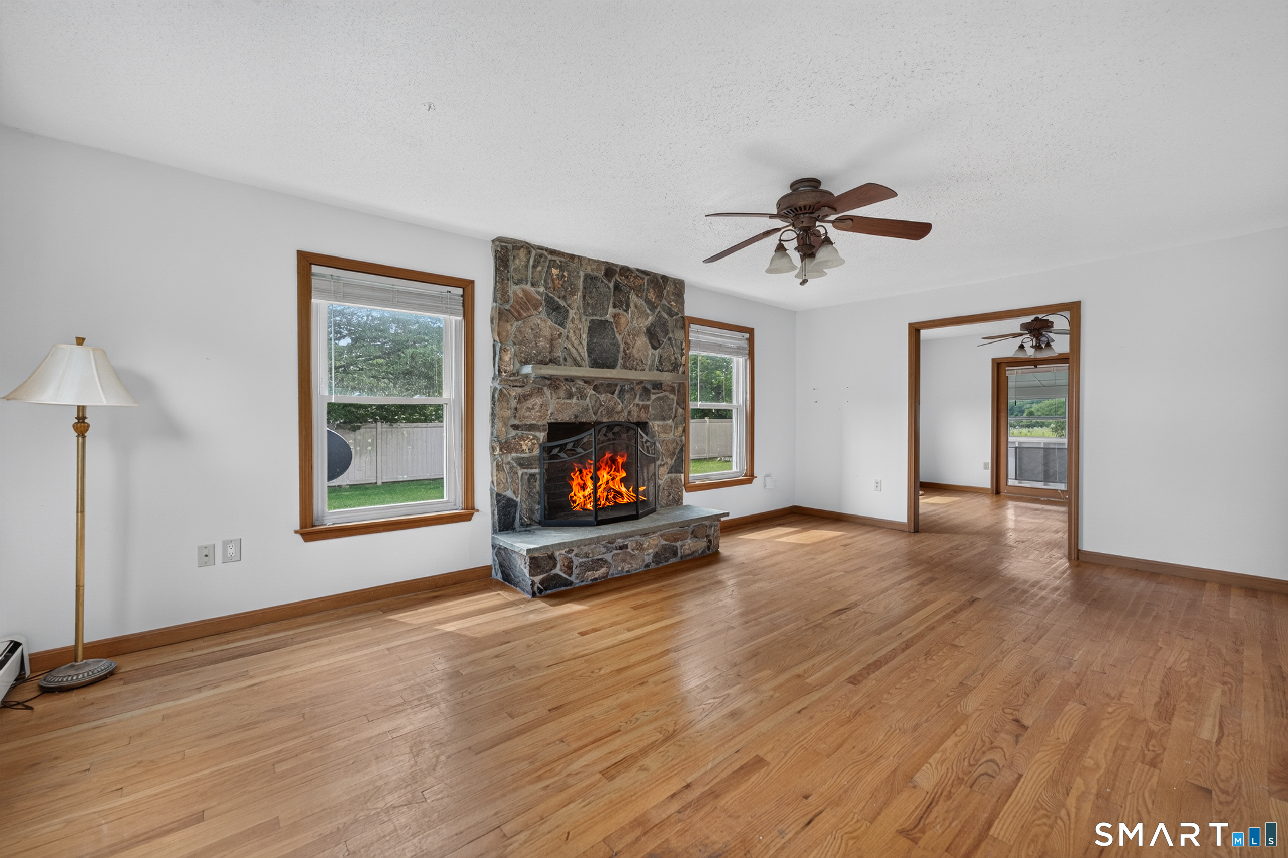 7 Massapeag Point Road Montville, CT 06382 - Photo 4 of 39