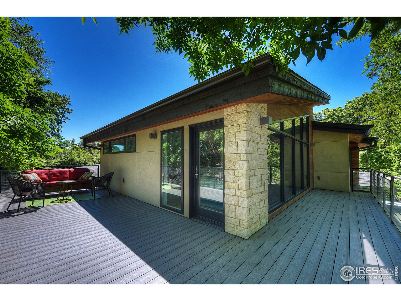 2930 18th Street Boulder, CO 80304 - Photo 21 of 40 a backyard of a house with seating space