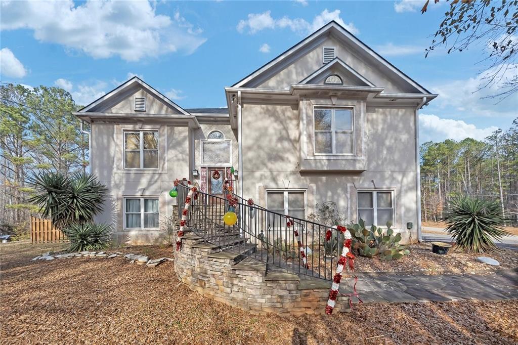 a front view of house with yard