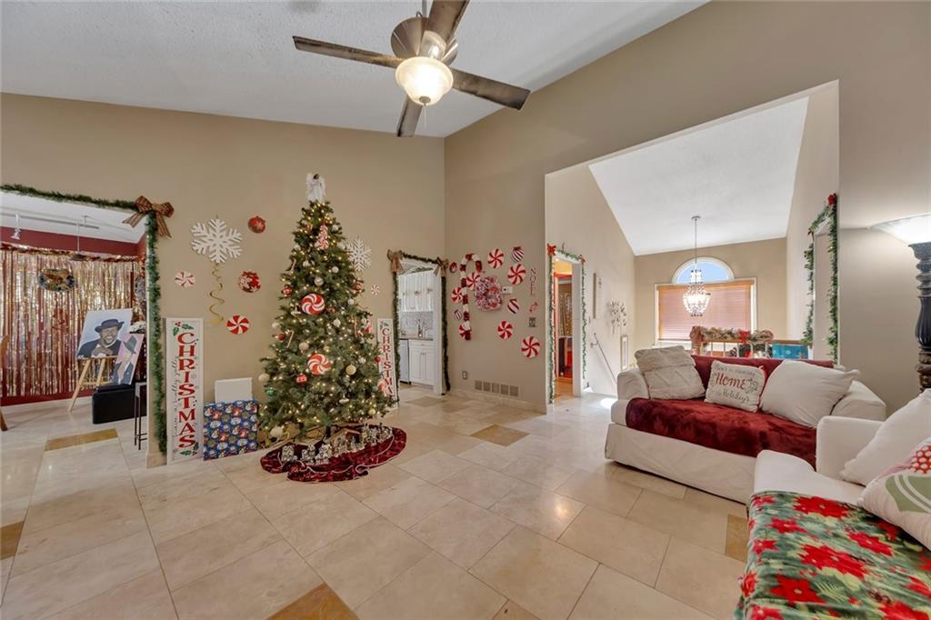 6401 Fox Run Winston, GA 30187 - Photo 12 of 48 a living room with furniture and a potted plant
